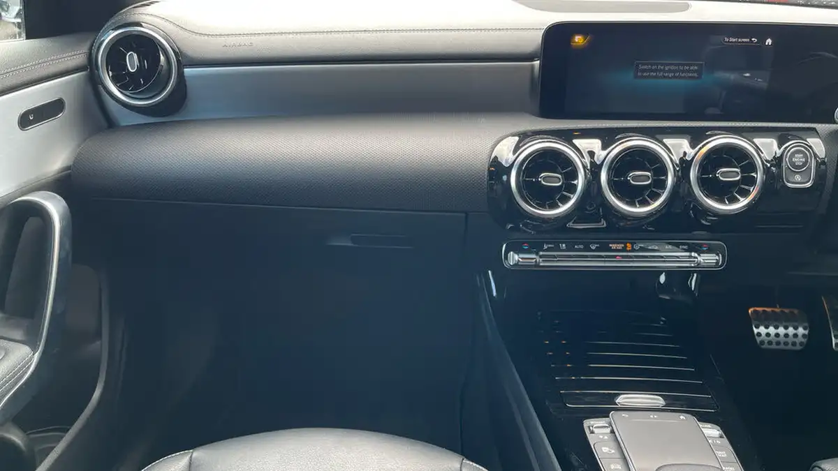 2021-mercedes-benz-cla-big-11