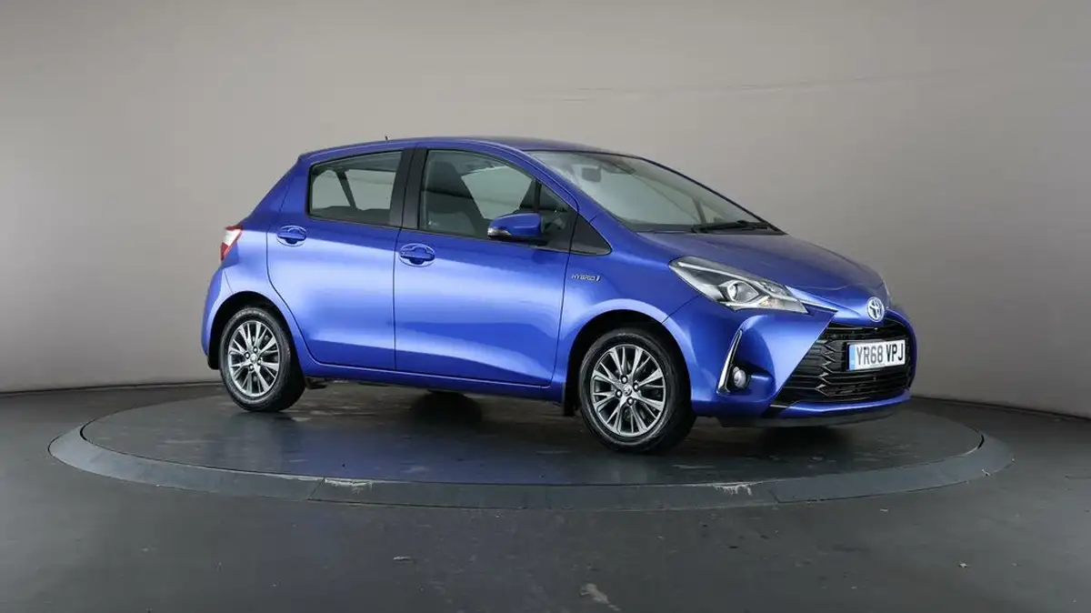 2018-toyota-yaris-15-vvt-i-icon-hybrid-big-54
