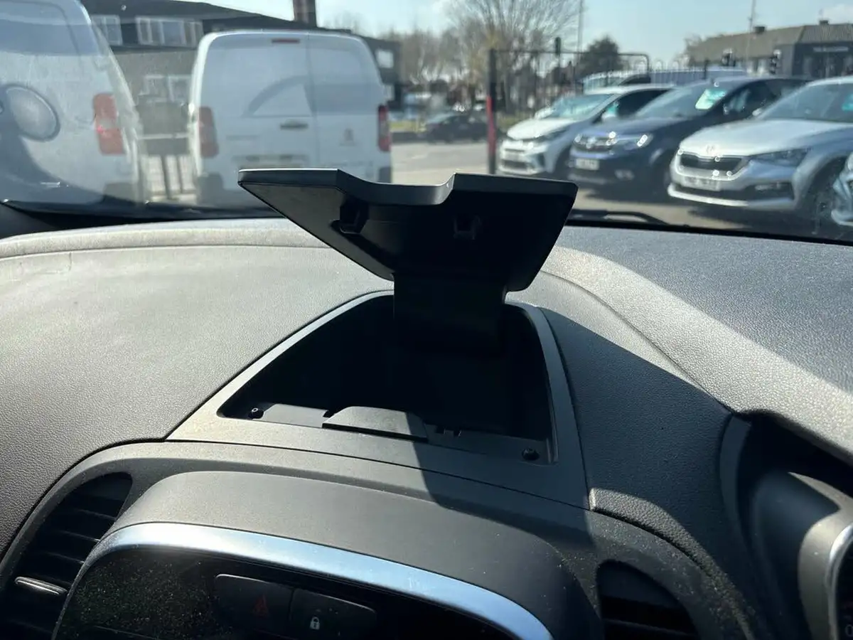 2018-renault-captur-09-tce-gt-line-big-28