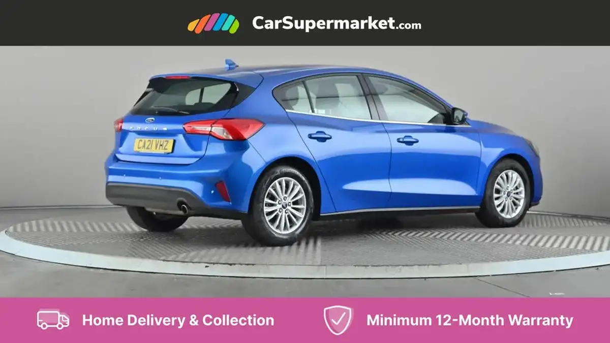 2021-ford-focus-15-titanium-edition-hatchback-big-5