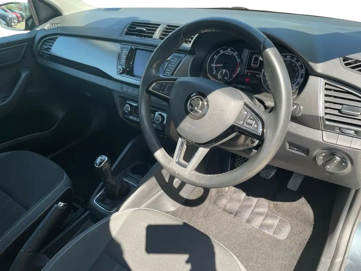 2020-skoda-fabia-10-tsi-se-l-95ps-hatchback-big-14