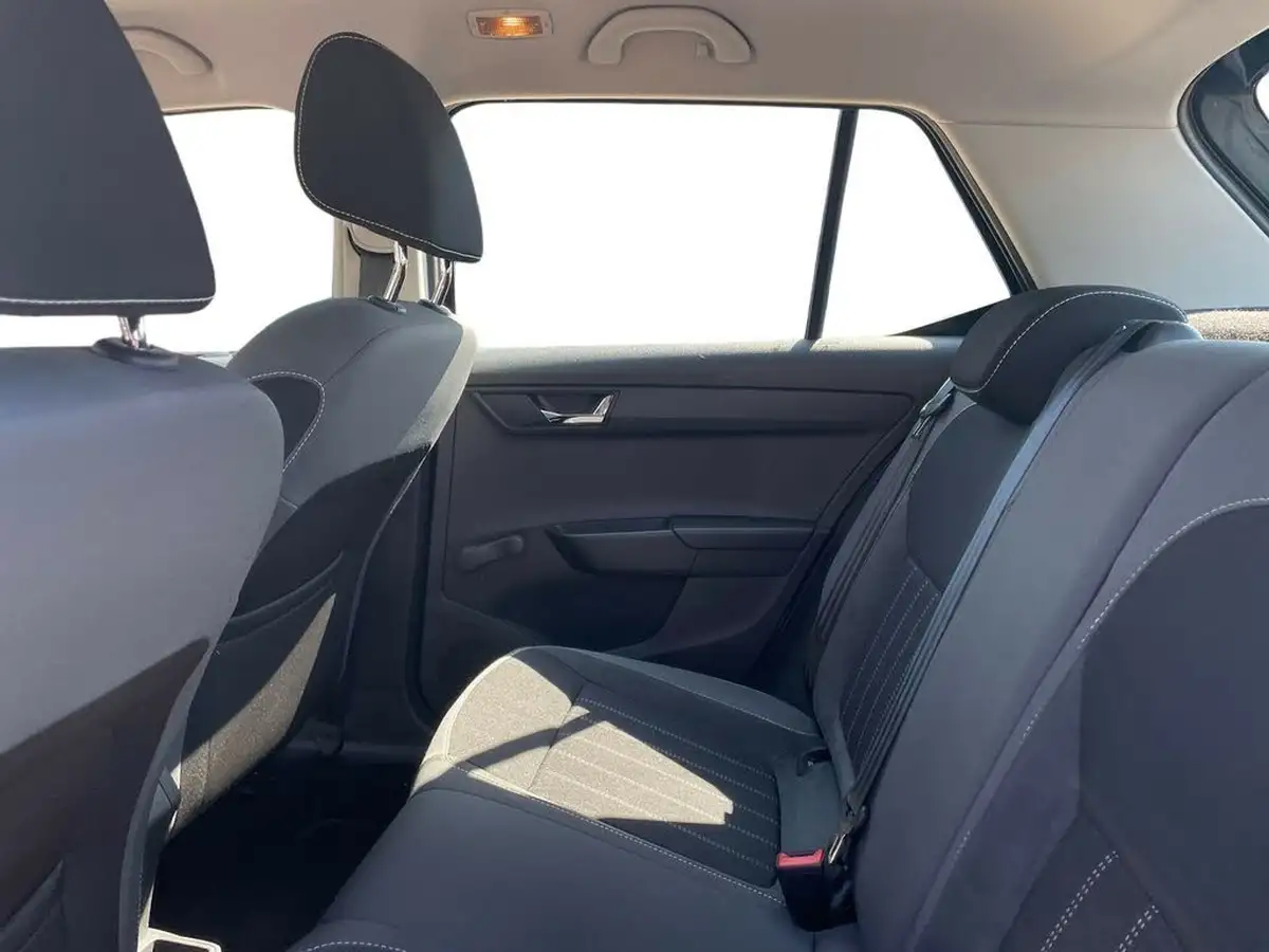 2020-skoda-fabia-10-tsi-se-l-95ps-hatchback-big-10