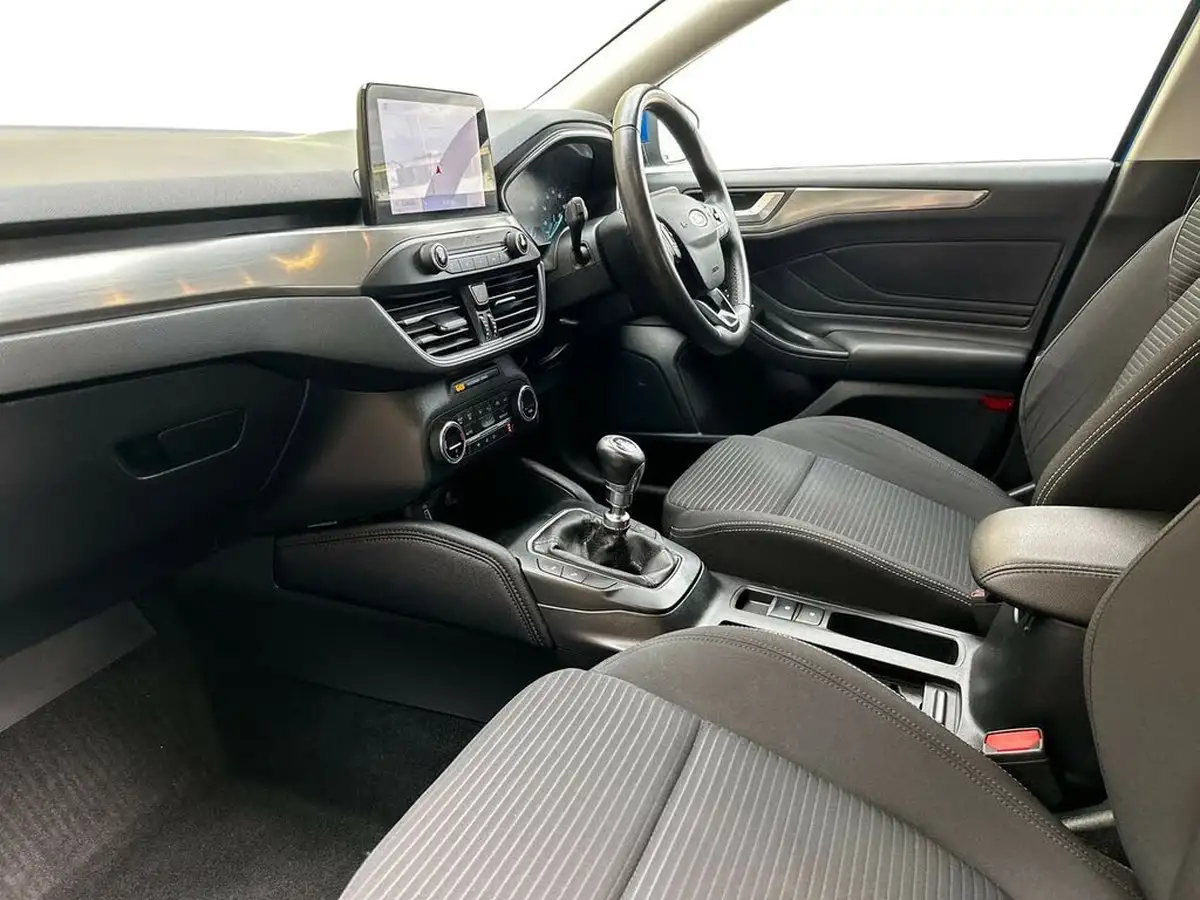 2019-ford-focus-10t-titanium-hatchback-big-10
