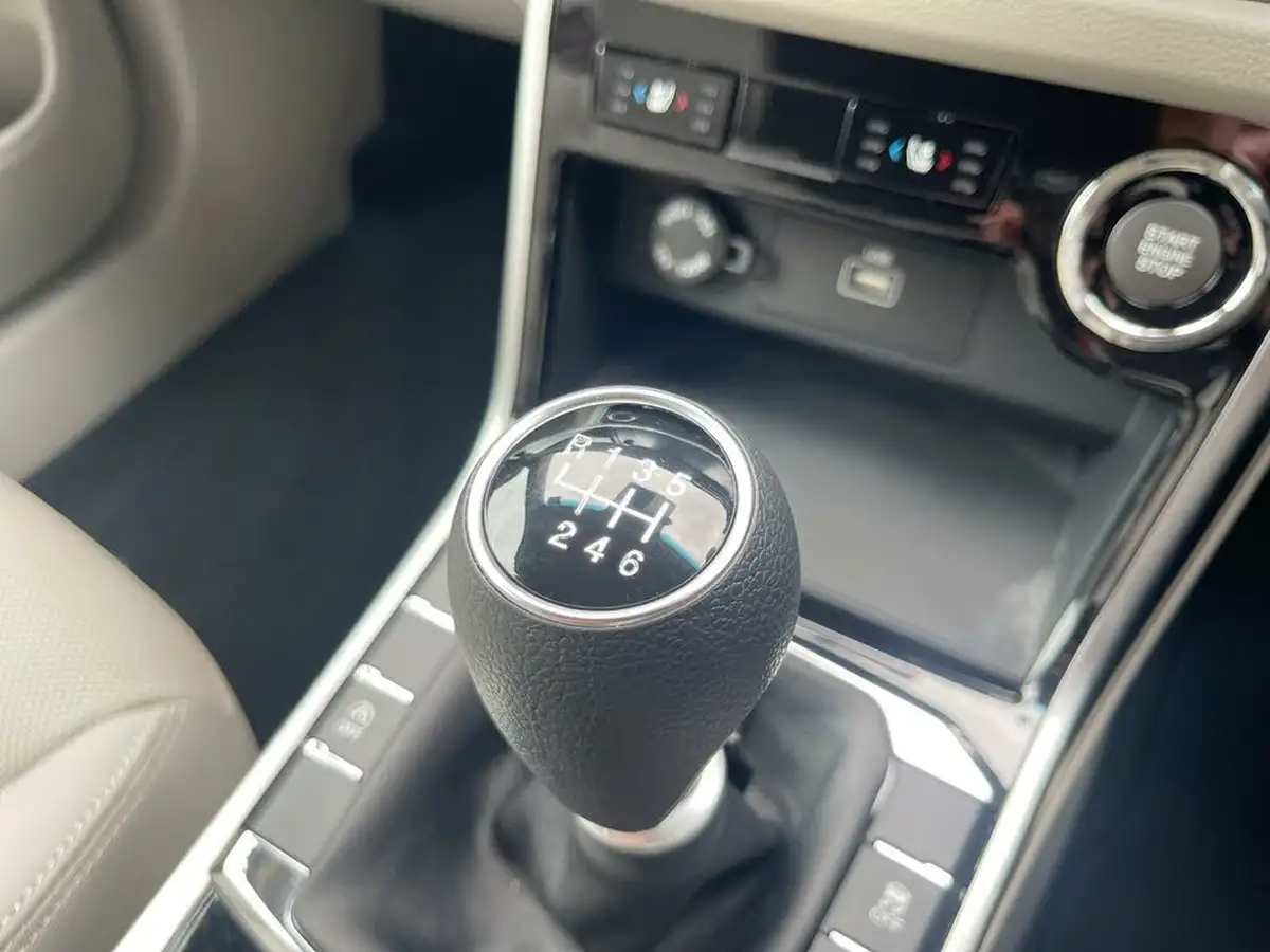 2024-kgm-ssangyong-korando-15-k40-big-49