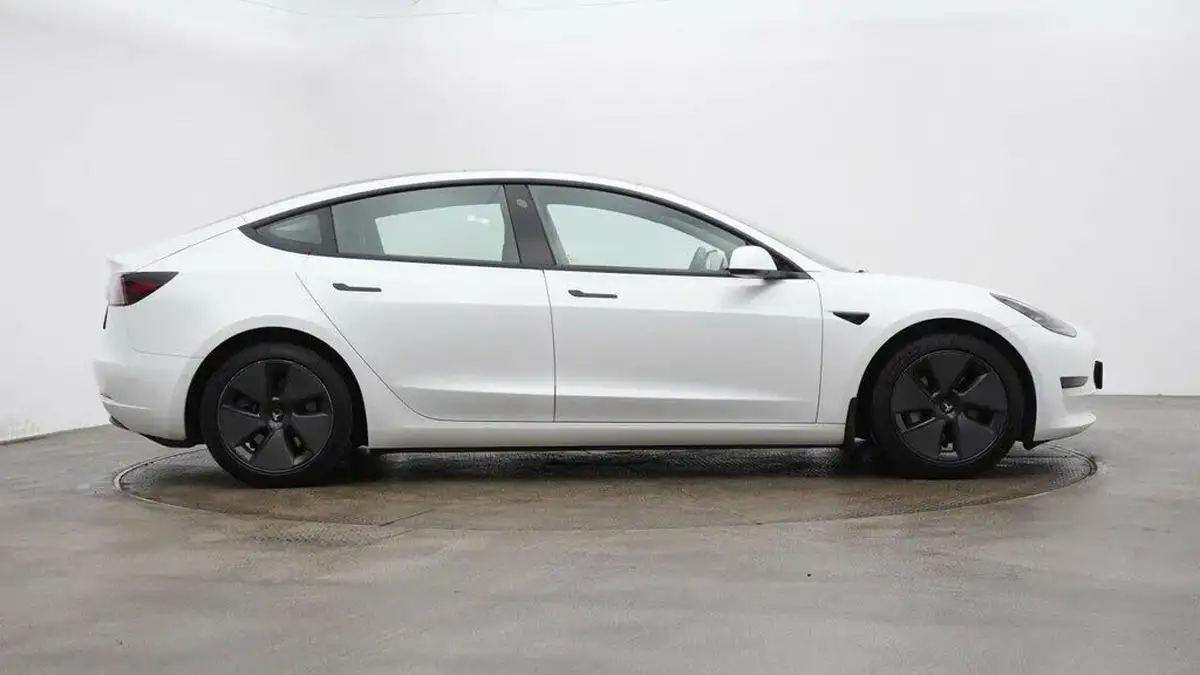 2021-tesla-model-3-e-standard-plus-big-3