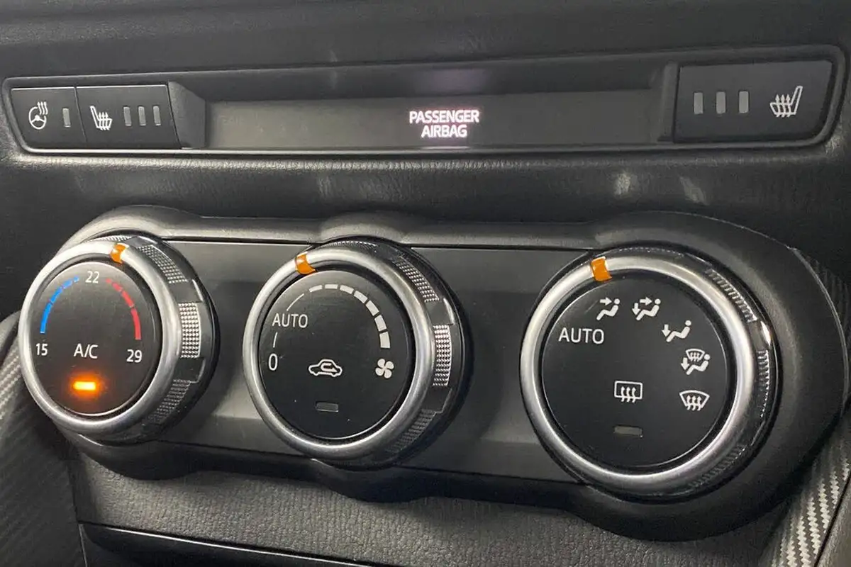 2024-mazda-mazda2-15-e-skyactiv-g-homura-aka-90ps-big-26