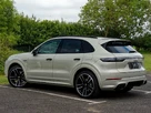 2023-porsche-cayenne-30-v6-e-hybrid-462ps-station-wagon-small-10