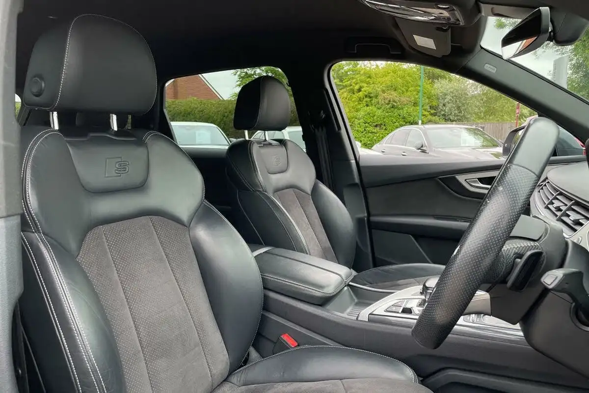 2018-audi-q7-30-50-tdi-s-line-big-24