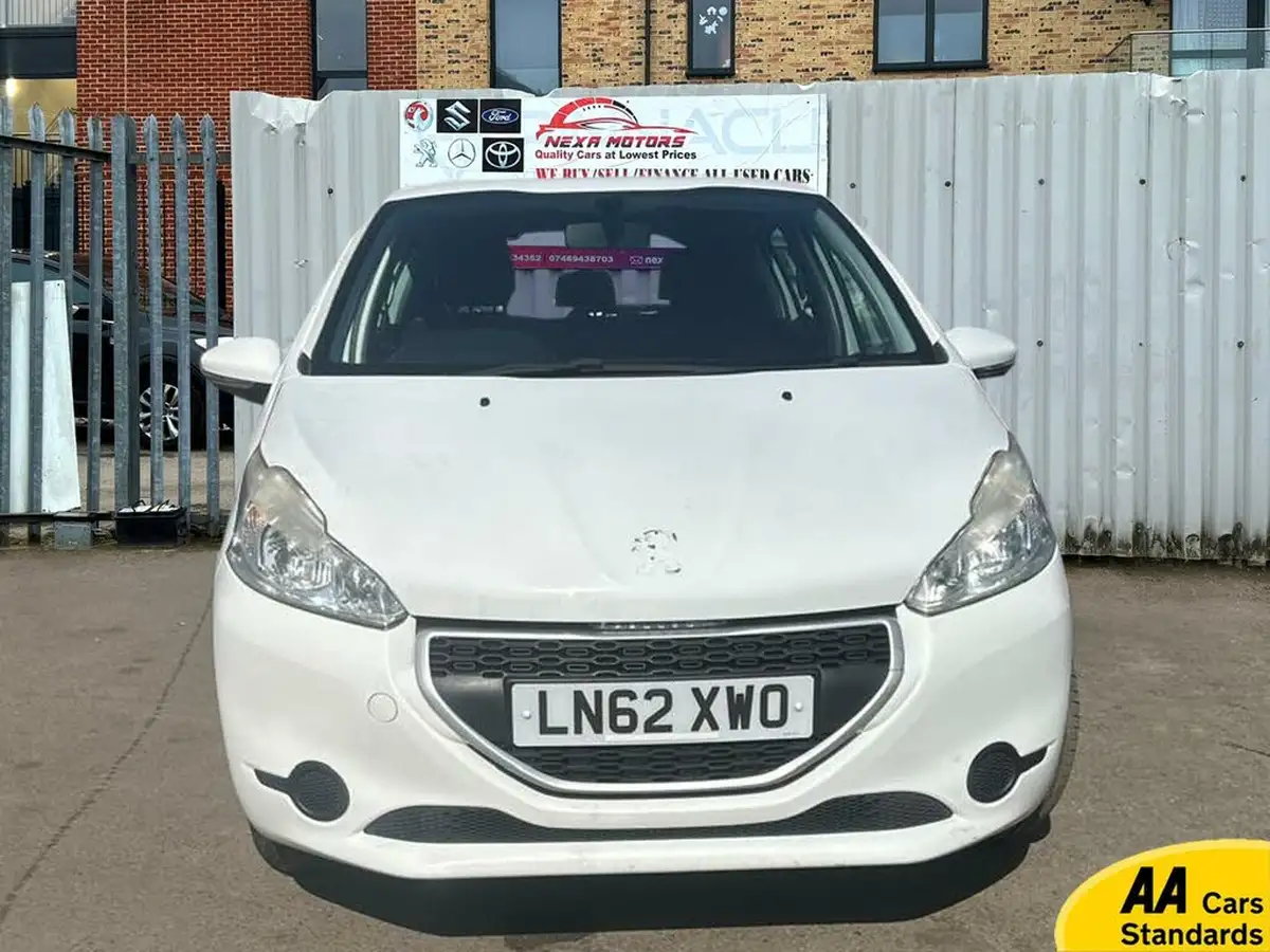 2013-peugeot-208-10-access-5d-big-2