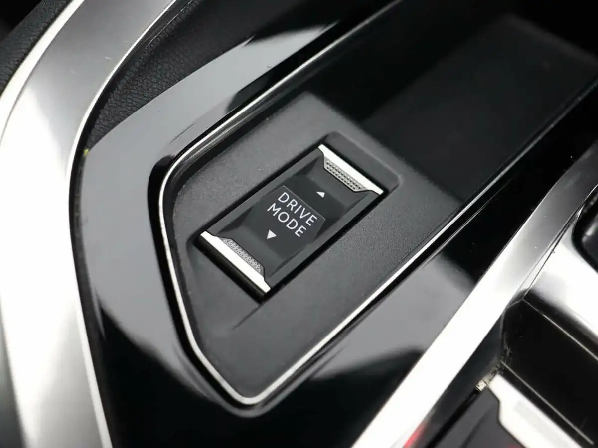 2021-peugeot-3008-suv-16-puretech-gt-premium-180bhp-ss-eat8-big-39