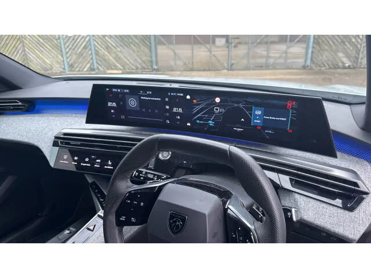 2023-peugeot-3008-suv-e-gt-big-11
