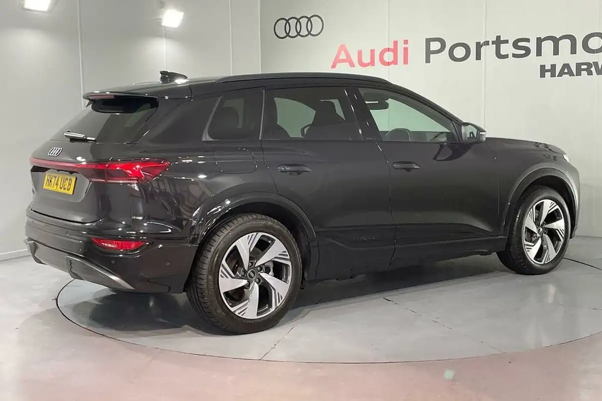 2024-audi-q6-e-tron-big-9