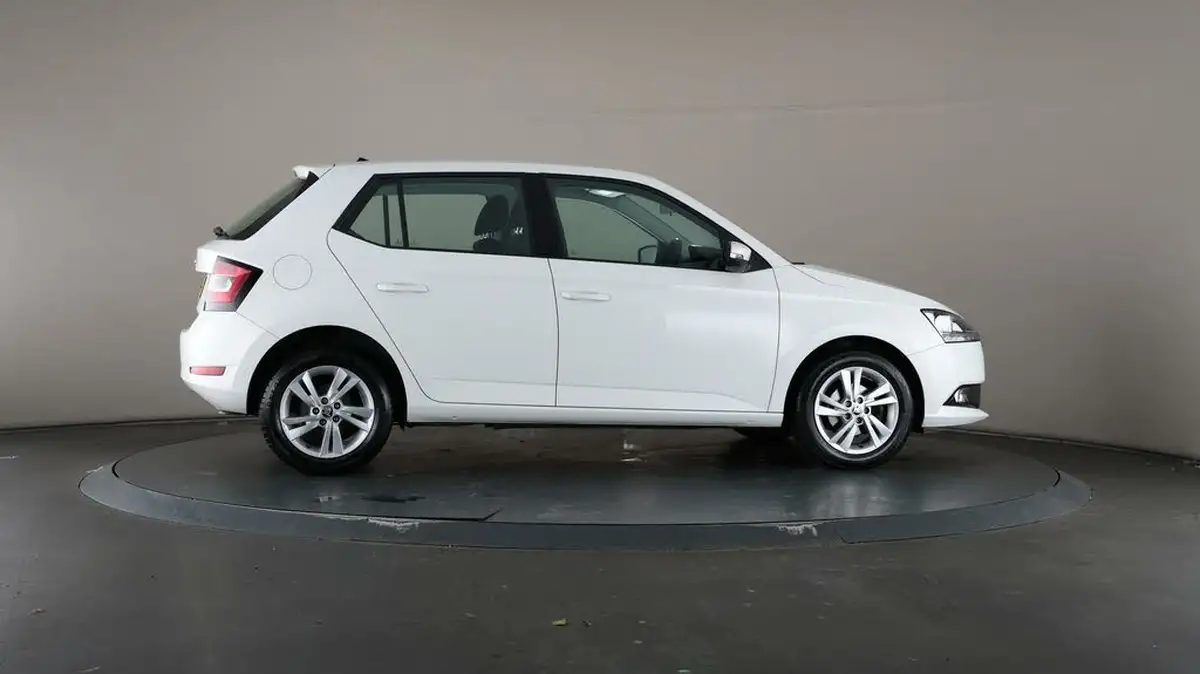 2020-skoda-fabia-10-mpi-se-60ps-hatchback-big-59