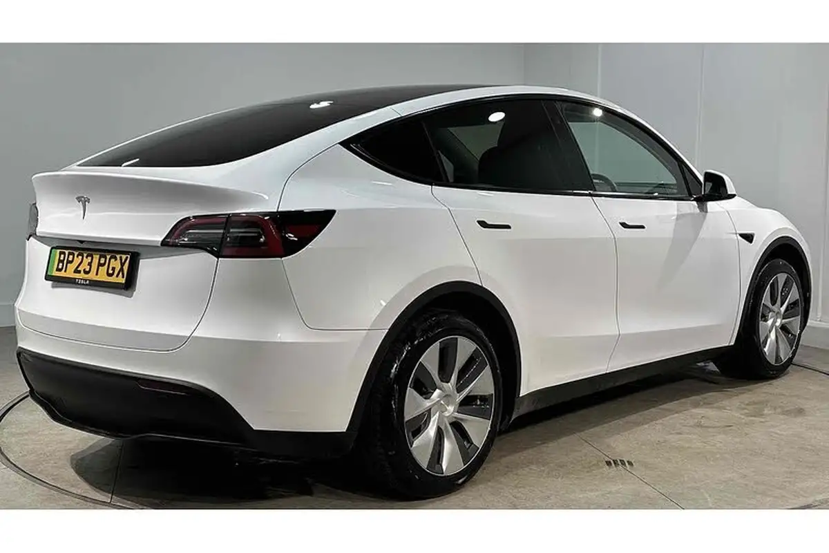 2023-tesla-model-y-e-rwd-big-8