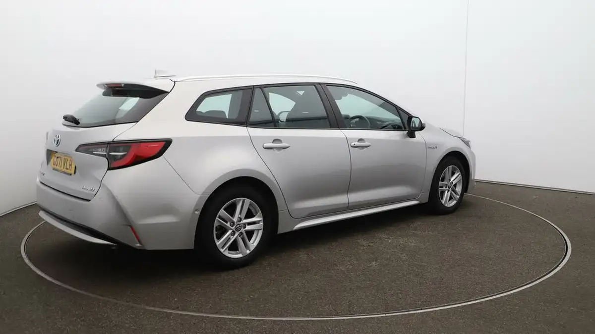 2021-toyota-corolla-18-vvt-i-icon-tech-spare-wheel-touring-sports-5d-big-52