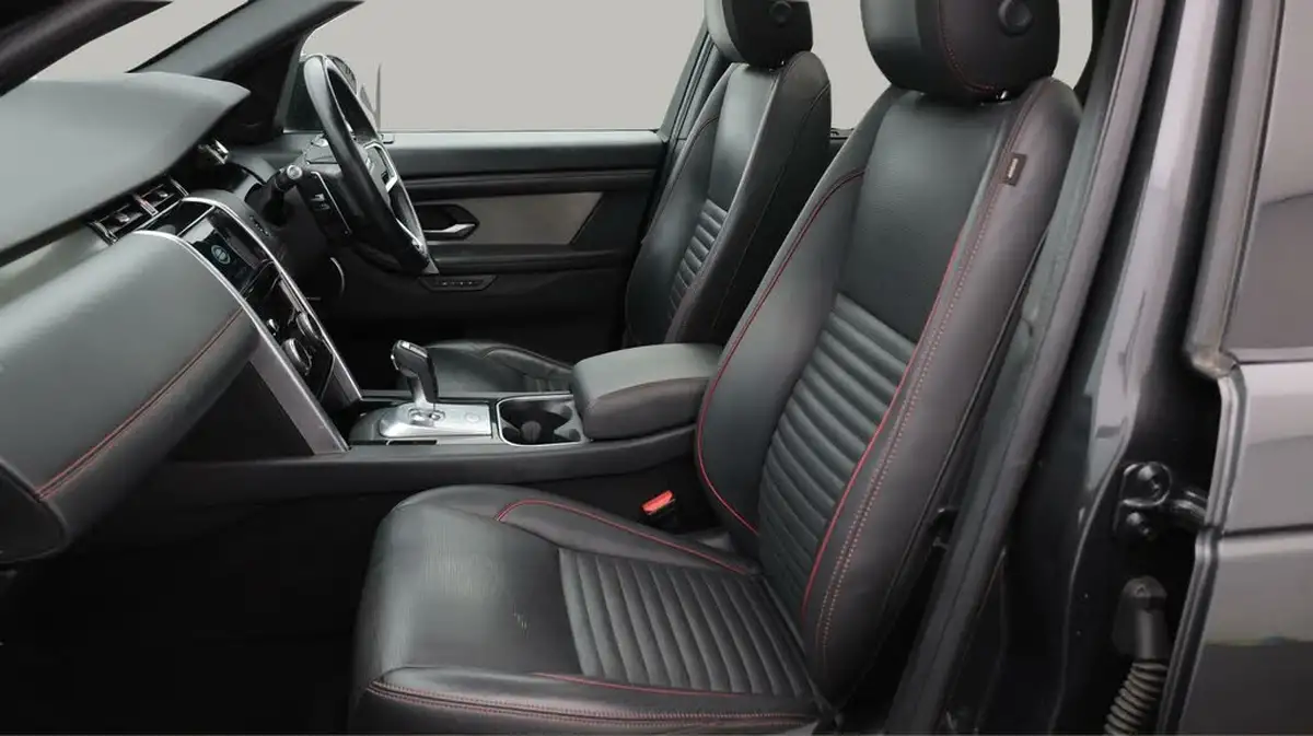 2022-land-rover-discovery-sport-15-p300e-r-dynamic-hse-big-14