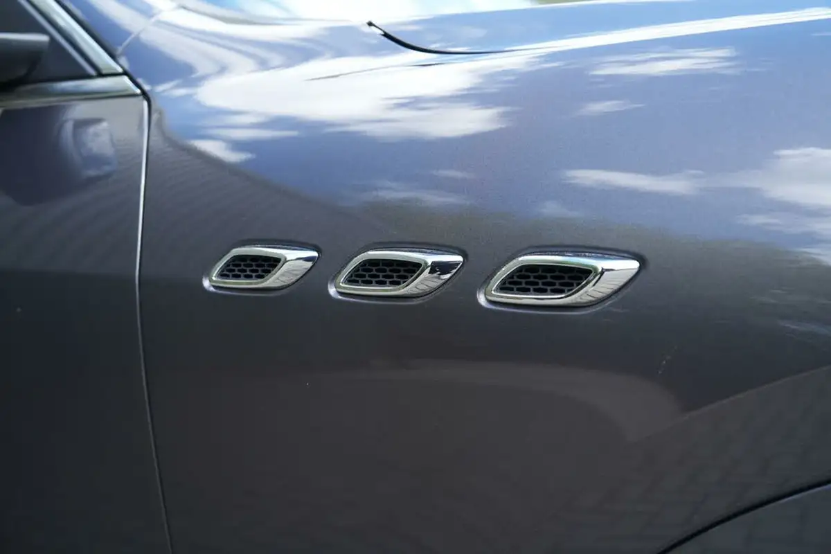 2019-maserati-levante-30-gransport-nerissimo-pack-ss-big-69