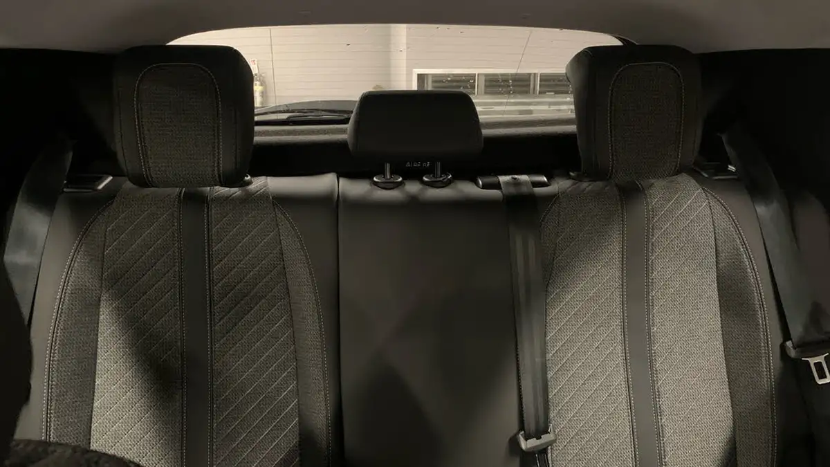 2024-peugeot-208-e-e-style-big-24