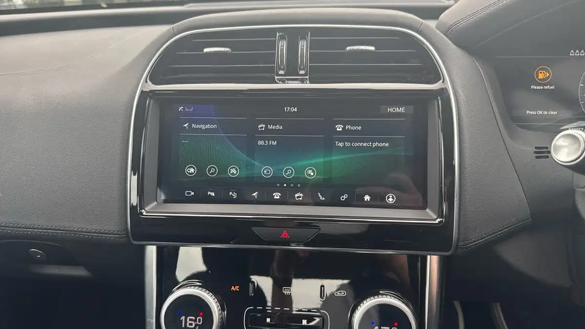 2020-jaguar-xe-20d-se-big-13