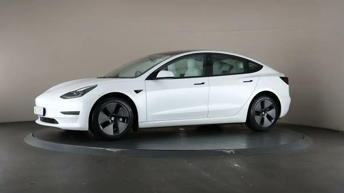 2021-tesla-model-3-e-standard-plus-big-39