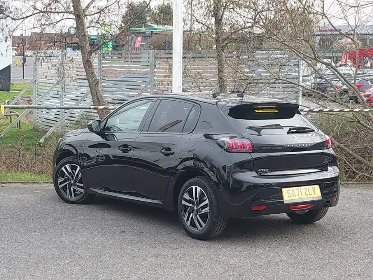2021-peugeot-208-12-puretech-allure-100bhp-big-1