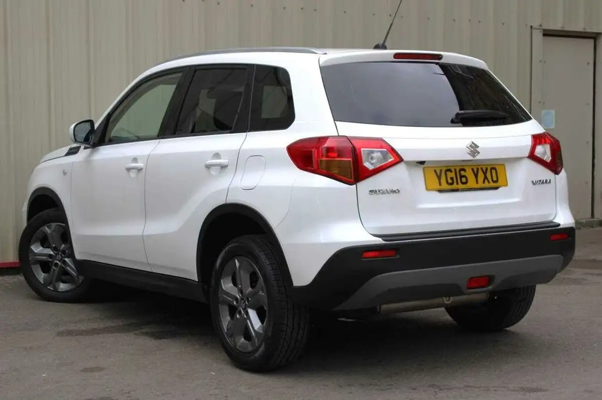 2016-suzuki-vitara-16-sz-t-big-4