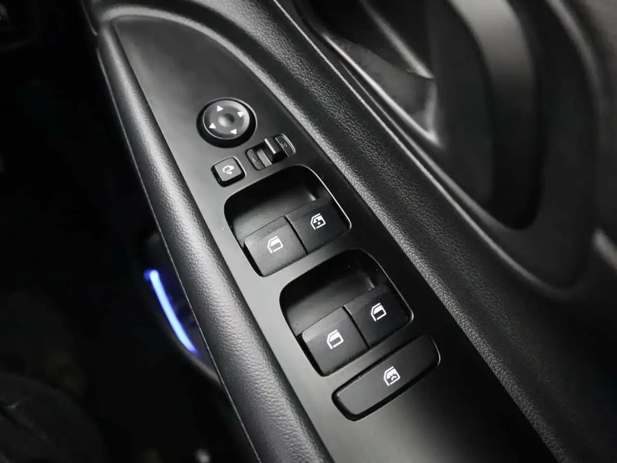 2022-hyundai-bayon-10-t-gdi-se-connect-big-35