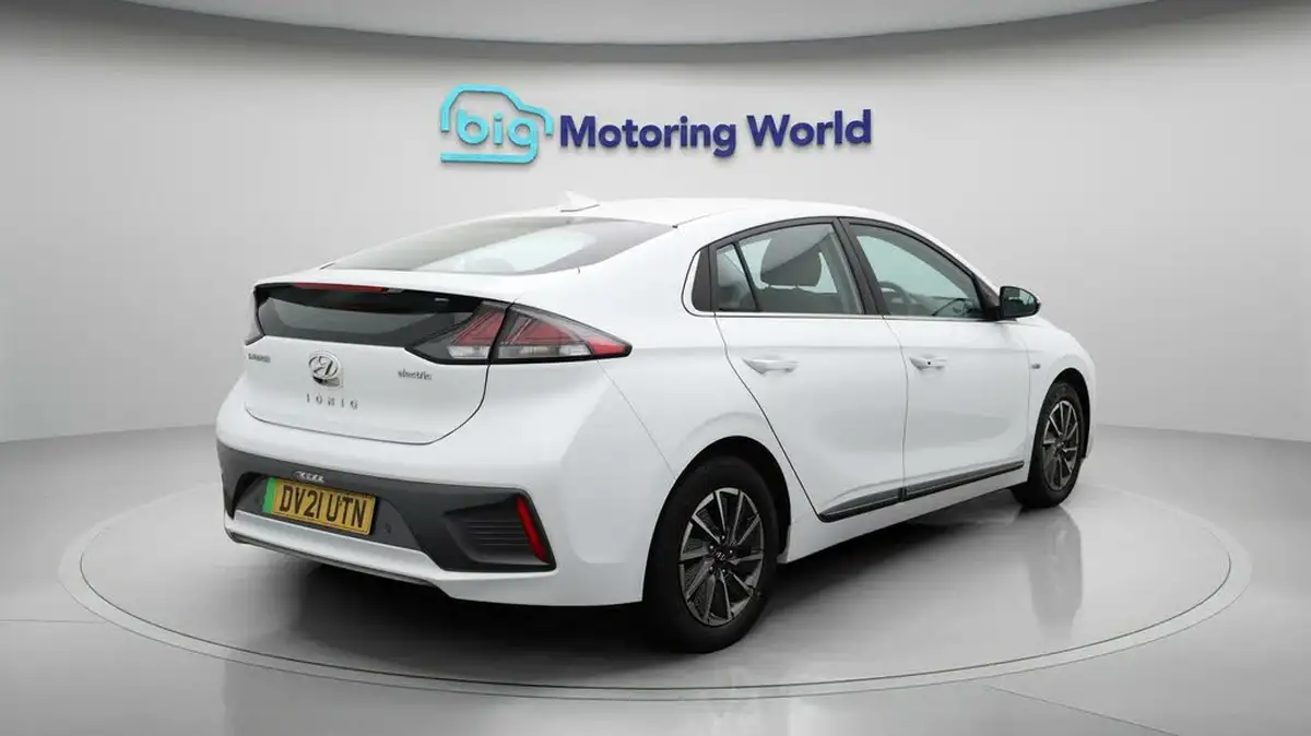 2021-hyundai-ioniq-e-premium-electric-100kw-big-7