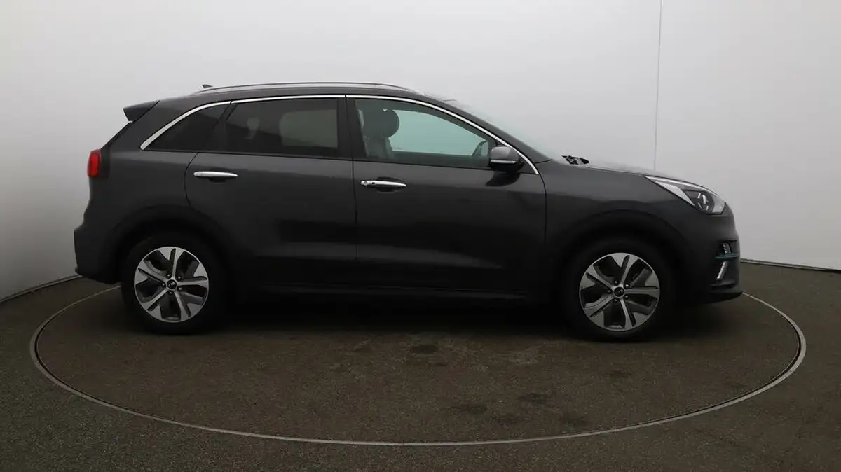 2021-kia-e-niro-ev-3-big-47