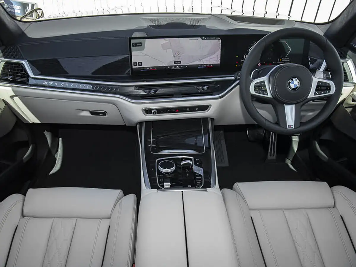 2024-bmw-x7-30-xdrive40i-m-sport-big-3
