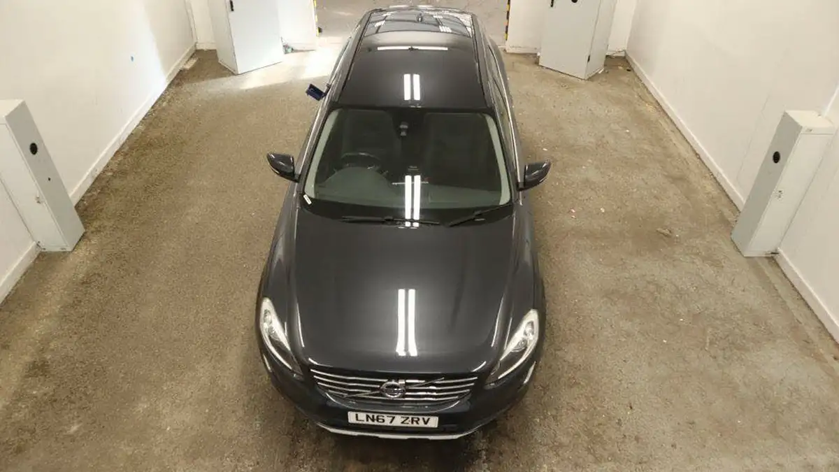 2017-volvo-xc60-20td-d4-se-geartronic-big-1