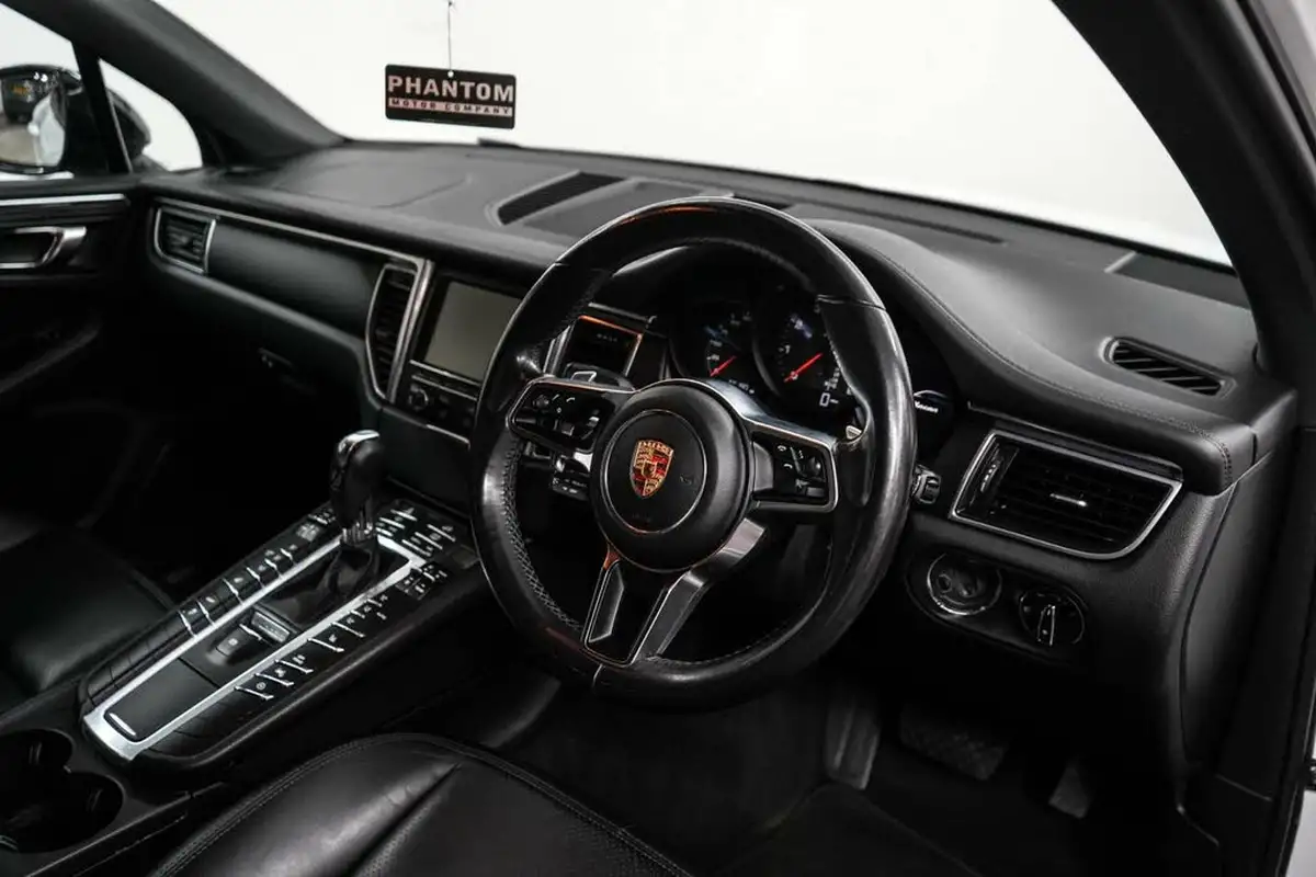 2015-porsche-macan-20-big-13
