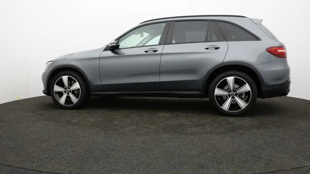2018-mercedes-benz-glc-class-21d-glc220d-urban-edition-big-70