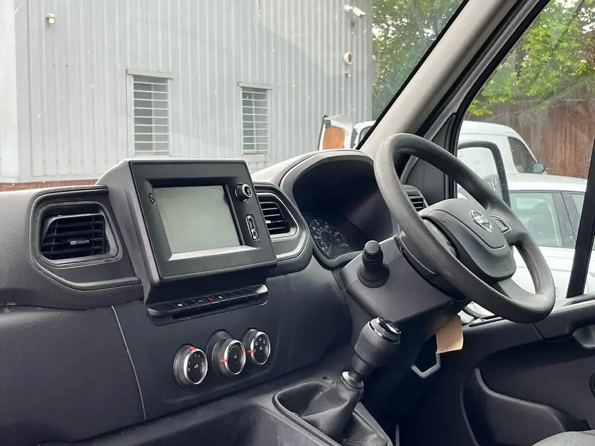 2022-nissan-interstar-23dci-f35-l3h2-tekna-135pseu6d-panel-van-big-6