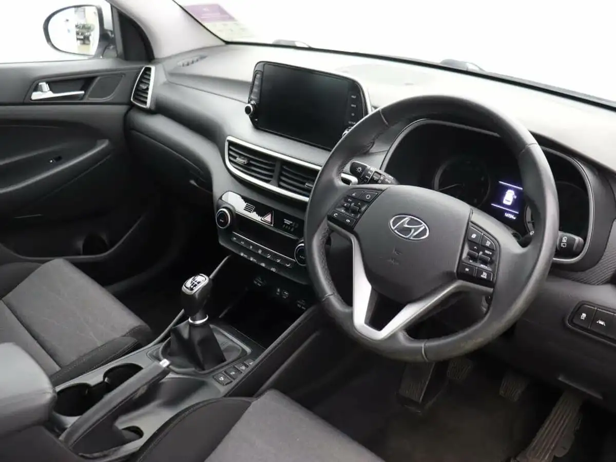 2020-hyundai-tucson-16-gdi-se-nav-big-16