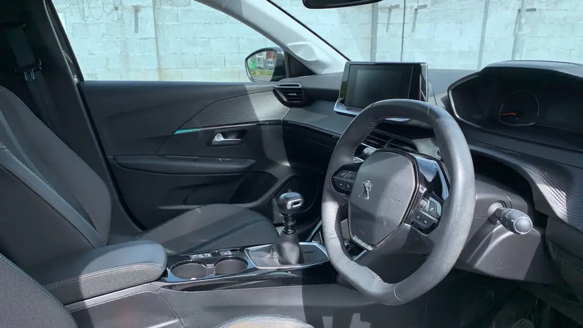 2021-peugeot-208-12-puretech-allure-100bhp-big-19