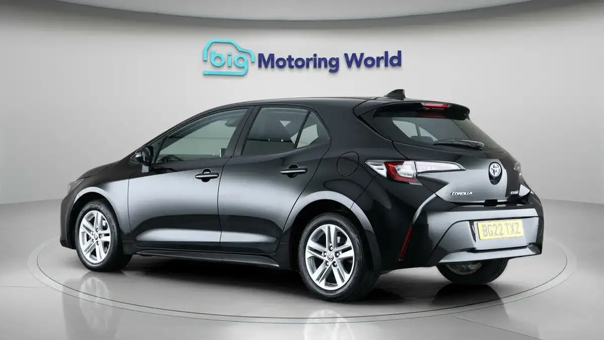 2022-toyota-corolla-18-vvt-i-icon-120bhp-trk-hatchback-5d-big-4