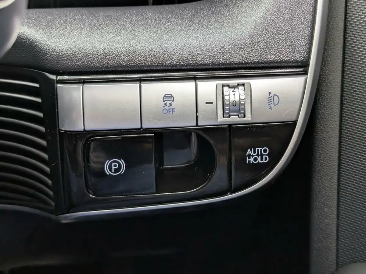 2022-hyundai-ioniq-5-e-se-connect-big-31