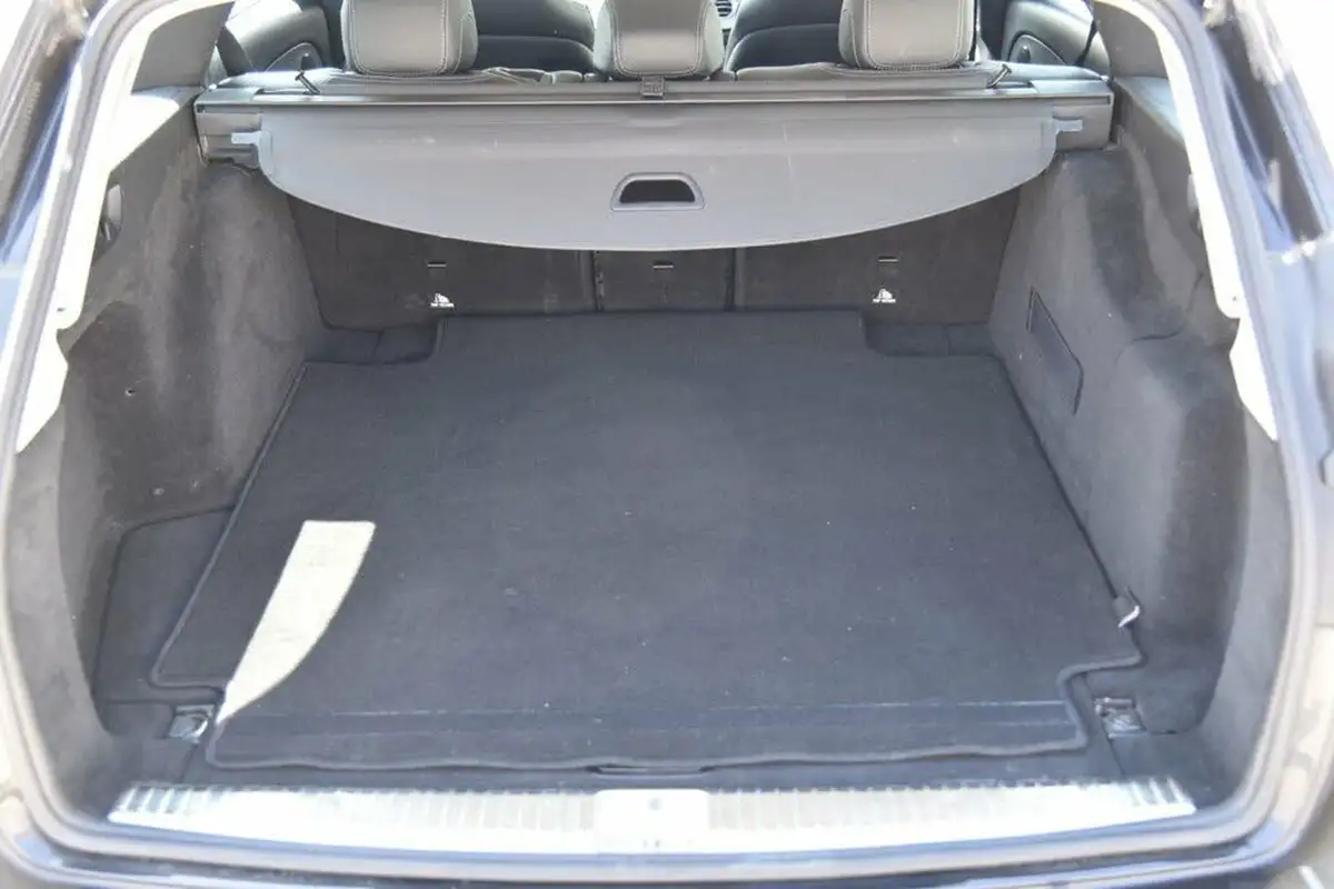 2019-mercedes-benz-e-class-20d-e220d-se-ss-estate-5d-big-52