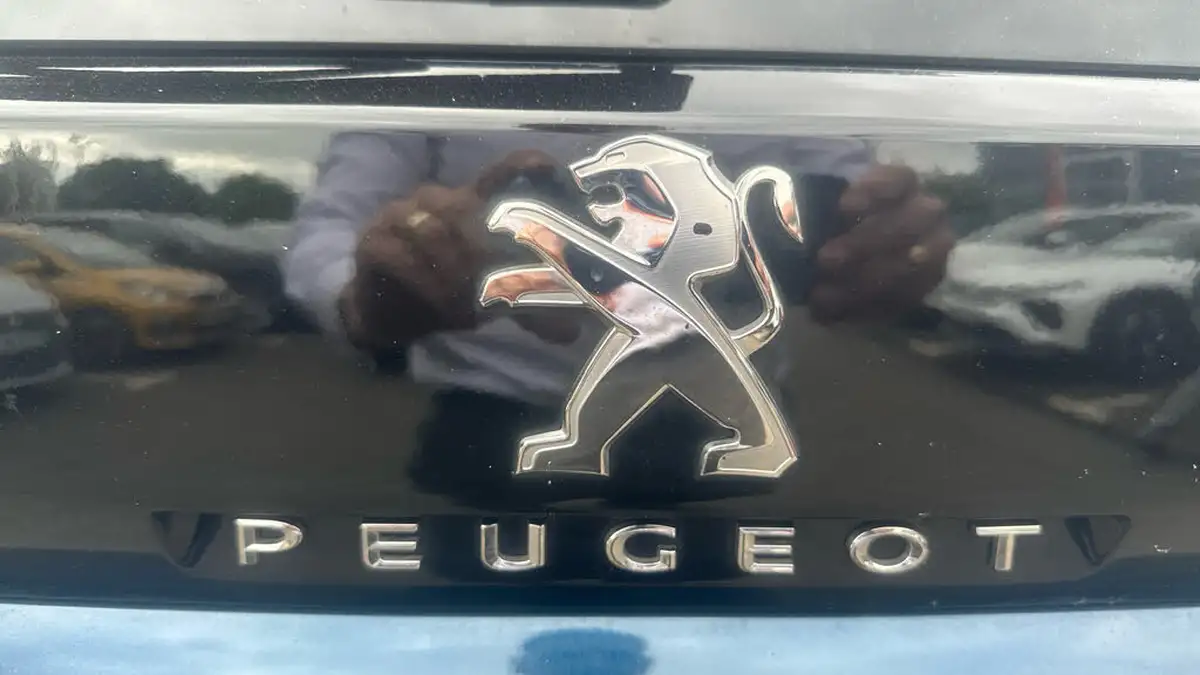 2022-peugeot-5008-suv-20-bluehdi-gt-180bhp-big-25