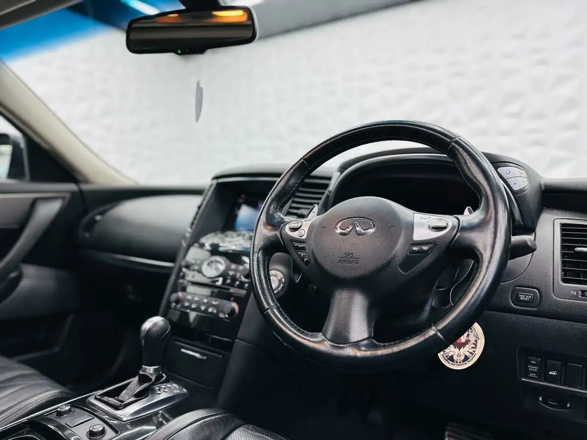 2014-infiniti-qx70-30td-gt-big-19