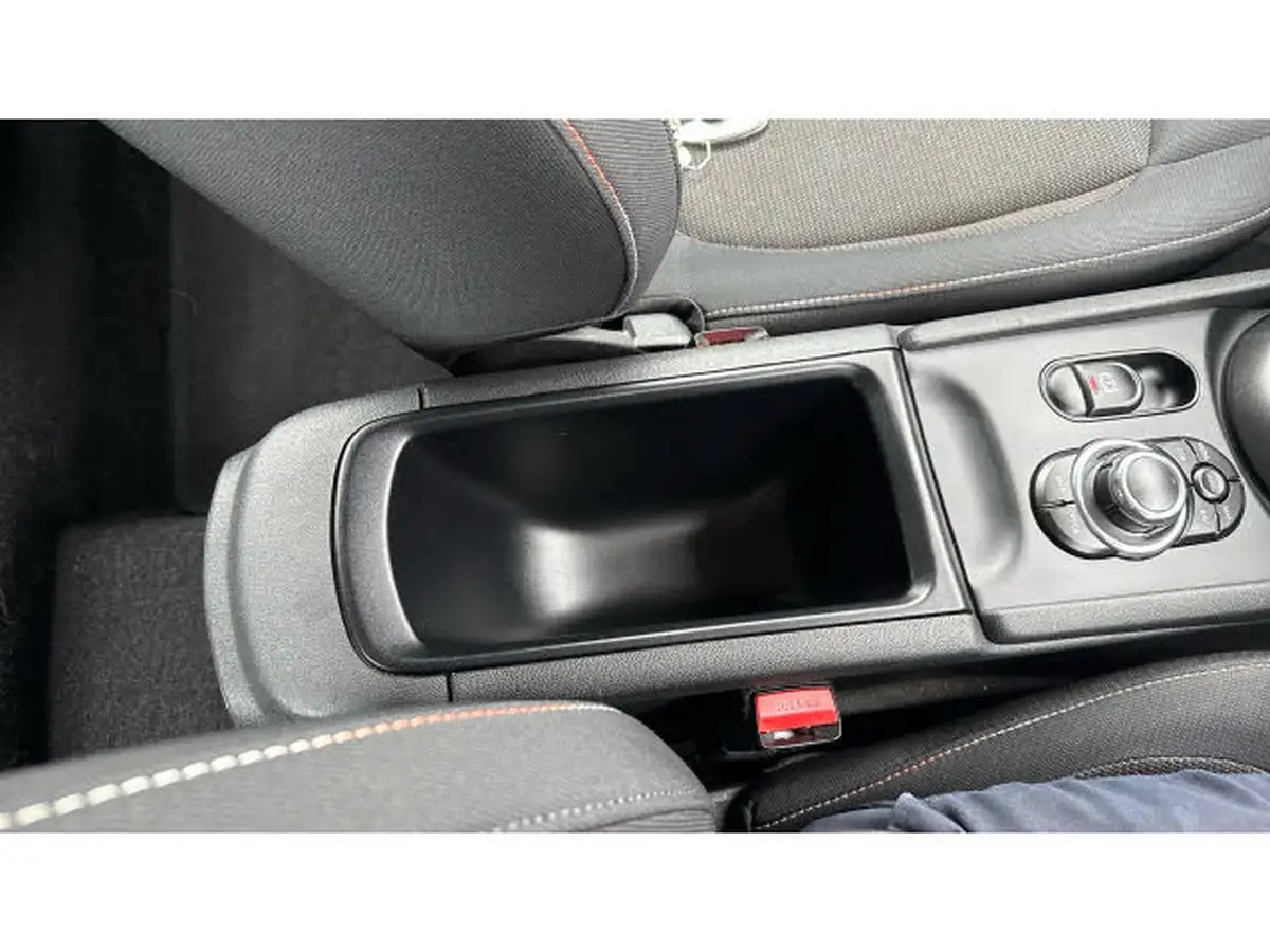 2021-mini-clubman-15-cooper-classic-auto-big-35