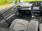 2021-toyota-prius-small-26