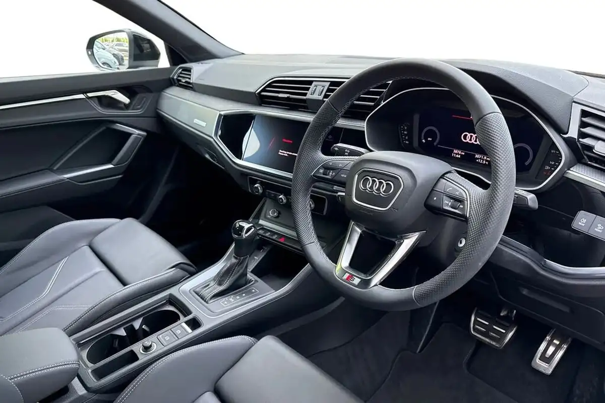 2024-audi-q3-15-35-tfsi-s-line-sportback-tronic-big-13