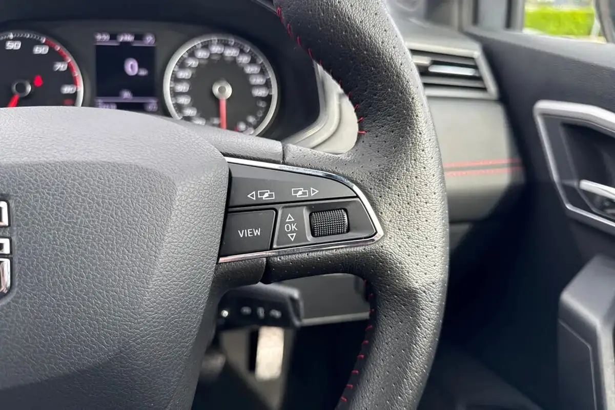 2020-seat-ibiza-10-mpi-fr-big-38