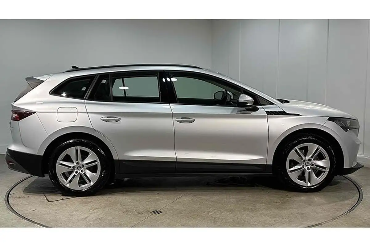 2021-skoda-enyaq-e-60-62-kwh-big-4