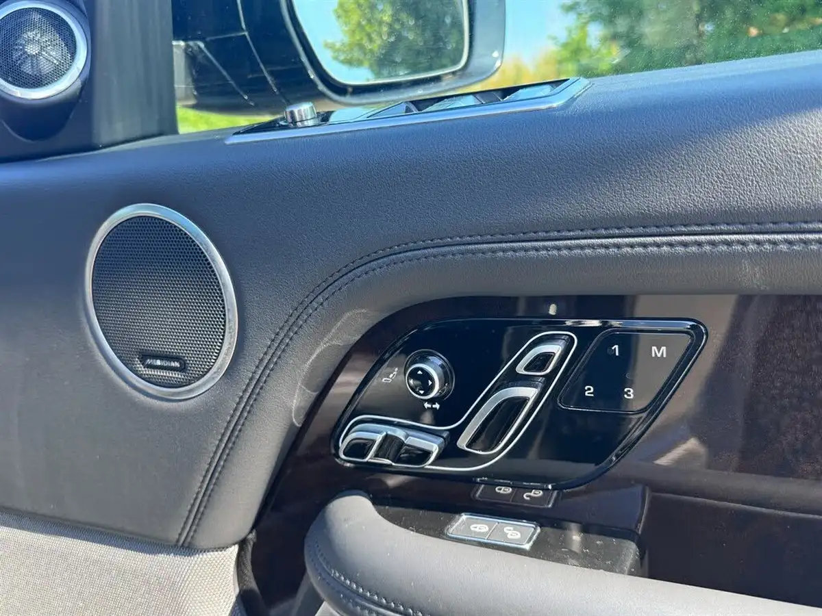 2021-land-rover-range-rover-30-sdv6-vogue-big-17