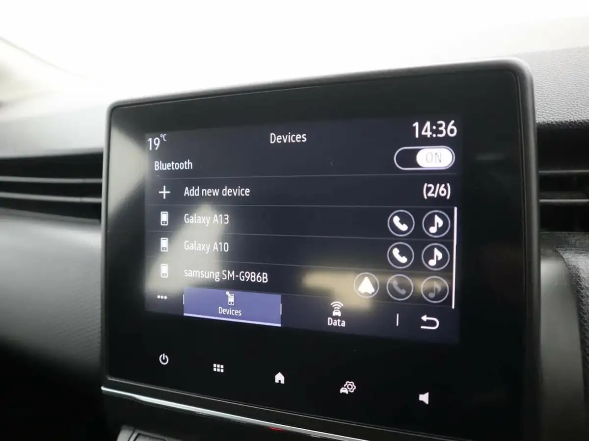 2022-renault-clio-10-tce-iconic-edition-big-20
