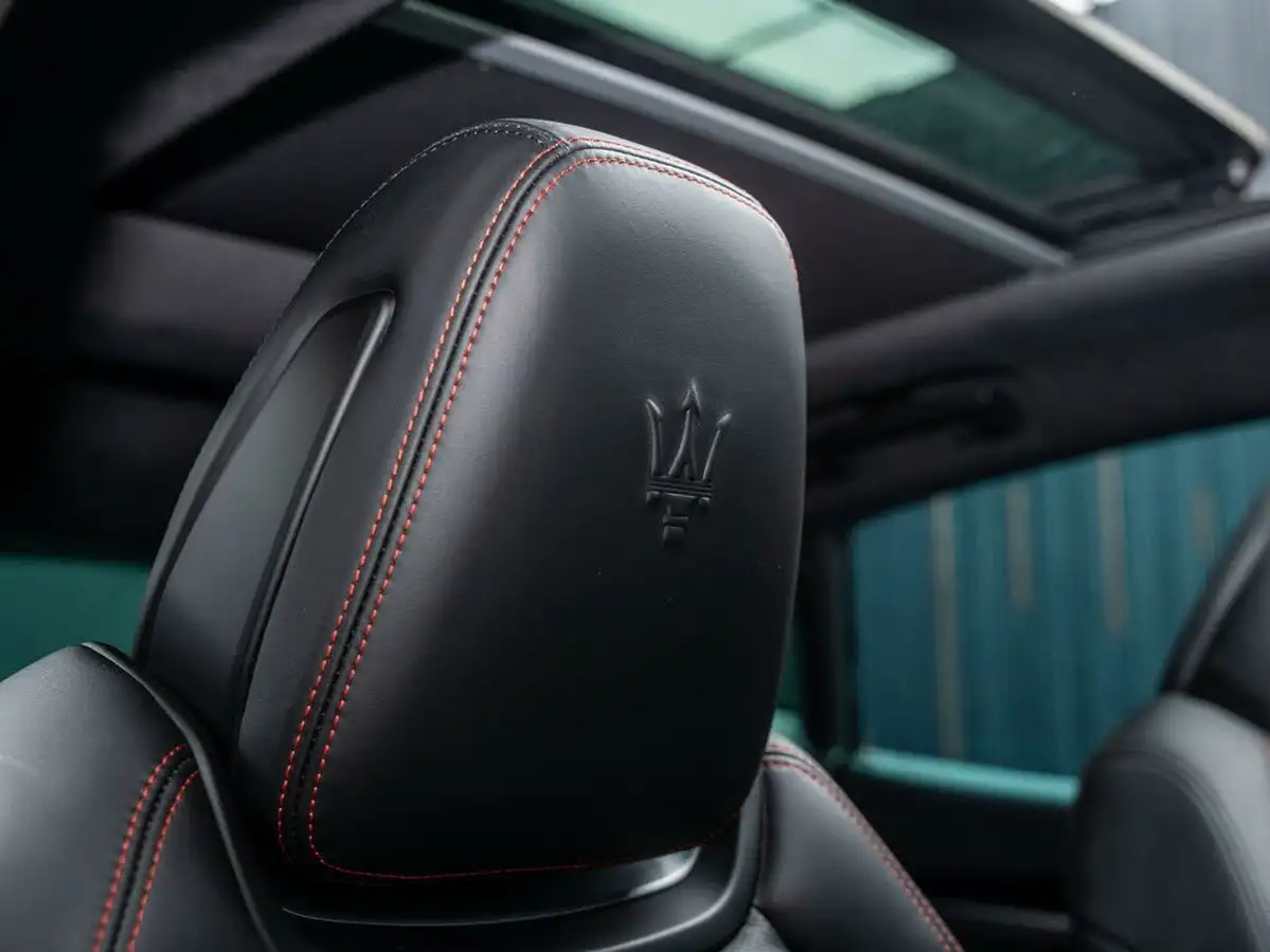 2020-maserati-levante-30-gransport-big-37