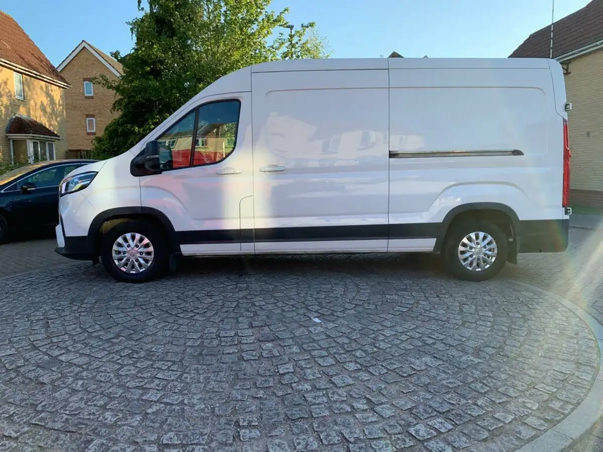 2022-maxus-e-deliver-9-e-lh-515kwh-big-58